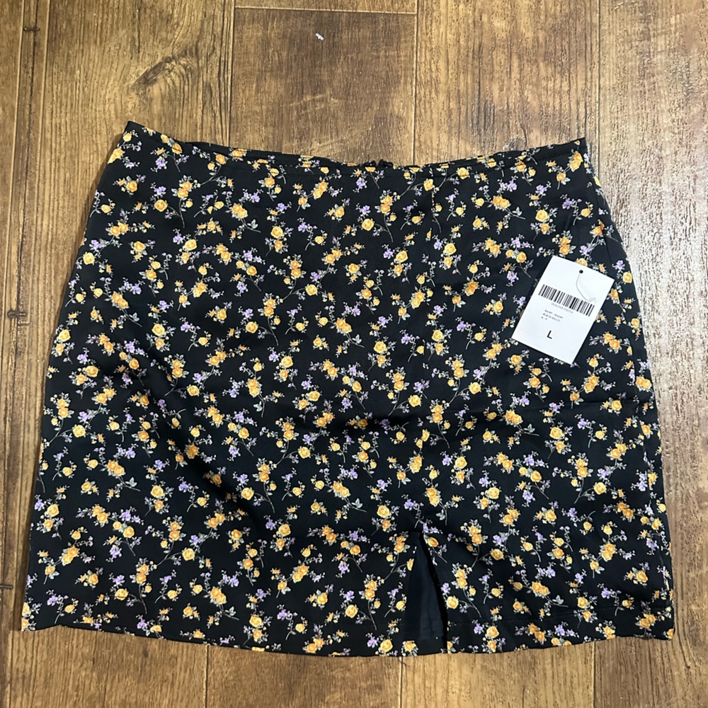 NWT Forever 21 skirt with slit Large